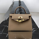 Elegant Black Leather Handbag – Classic Luxury Women’s Tote