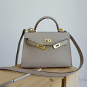 Elegant Black Leather Handbag – Classic Luxury Women’s Tote
